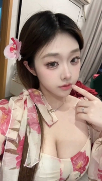 大胸妹可以口射在肏一发