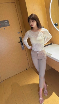 【重庆】让人上瘾的小骚妹逼是粉的